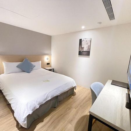 Hub Hotel Taoyuan Buitenkant foto