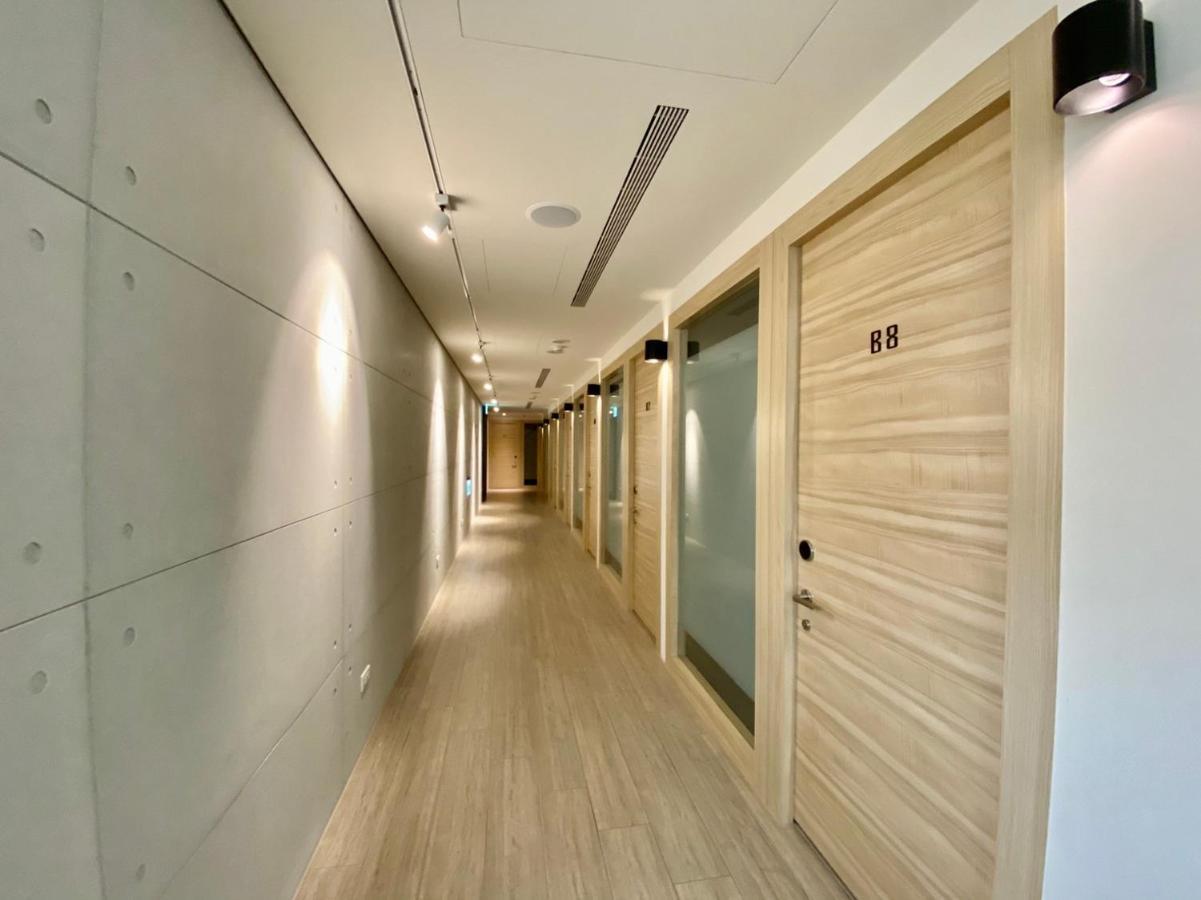 Hub Hotel Taoyuan Buitenkant foto