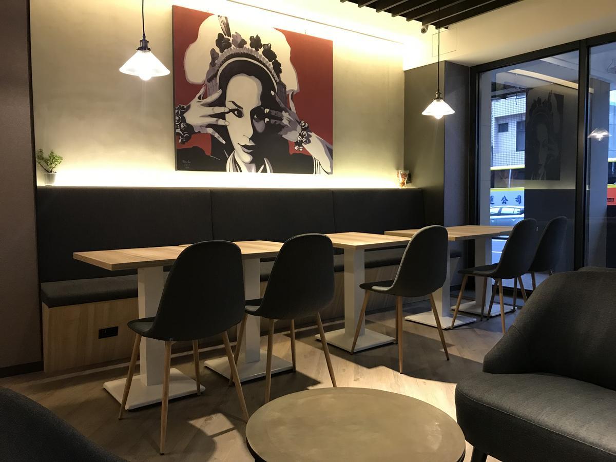 Hub Hotel Taoyuan Buitenkant foto